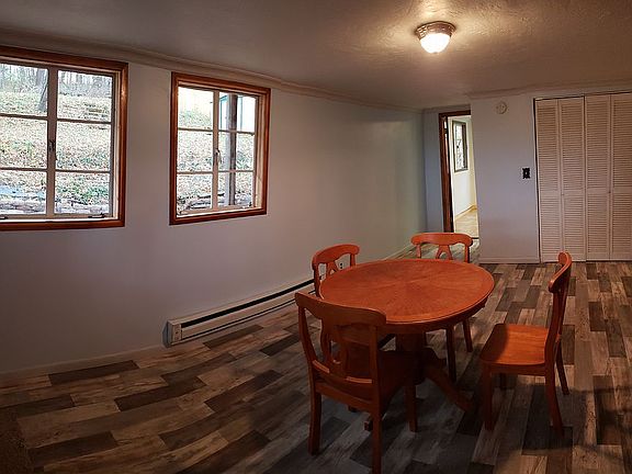 Family room. Picture #2