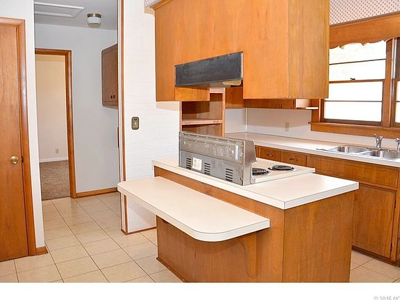 4th image of 1326 E Hobson Ave