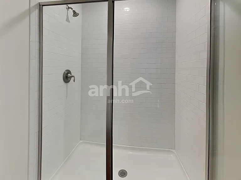 602 Lake Vista Ct — Photo 16