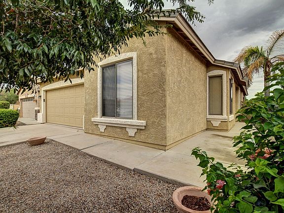 2nd image of 1116 E San Tan Dr