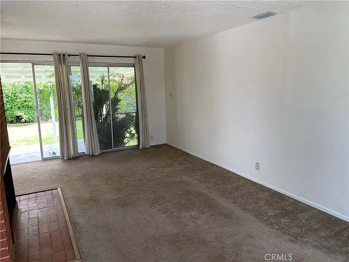 17628 Kornblum Ave — Photo 4