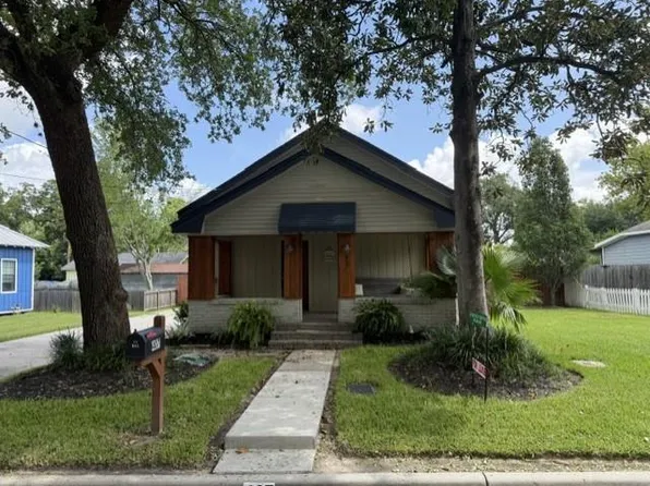 407 2nd St, Humble, TX 77338