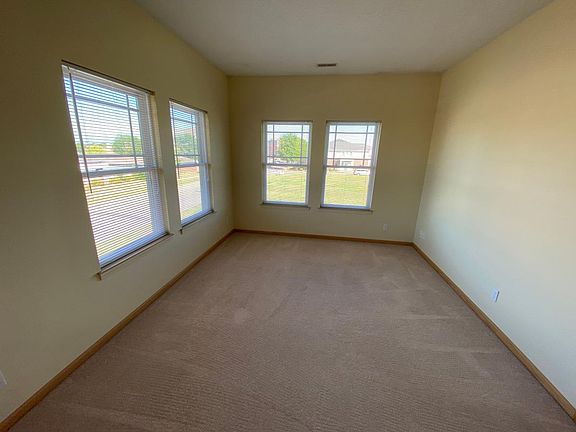3rd image of 2329 Bristol Dr Unit 101