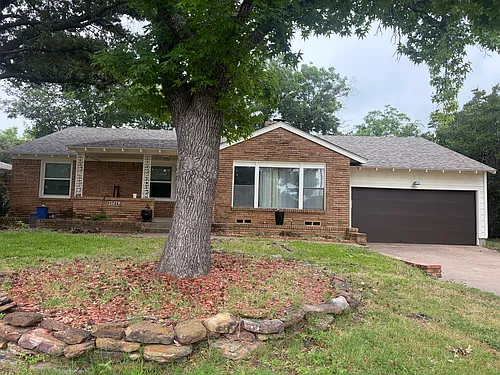 1744 Lake Shore Dr Photo 1