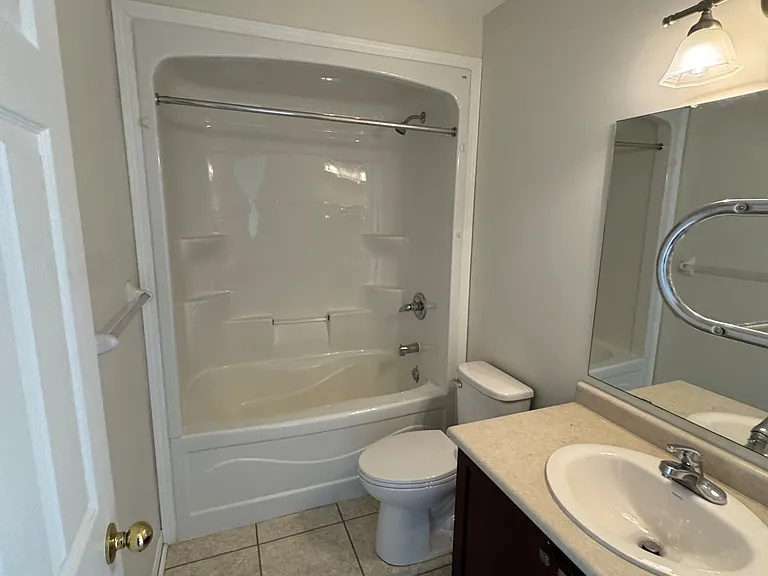 1111 Glenbourne Dr — Photo 18