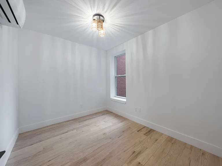 376 Montgomery St #1A — Photo 4
