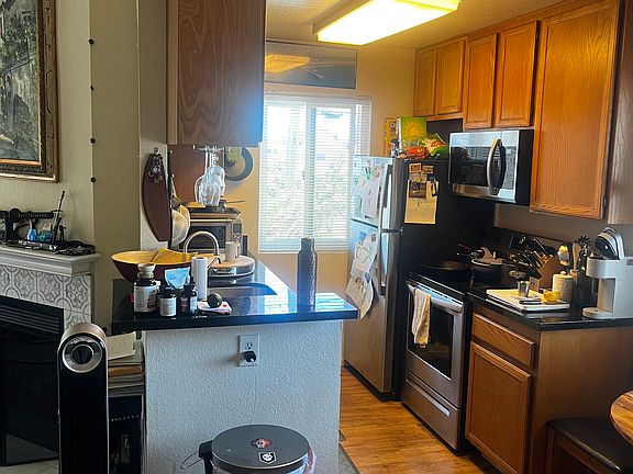 4th image of 1652 Oliver Ave APT 2
