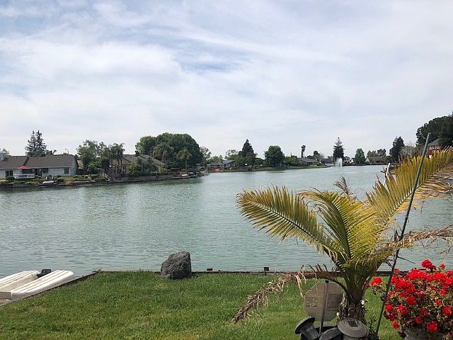 1st image of 7245 Shoreline Dr