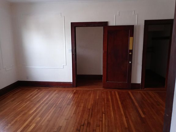 2nd image of 101 Ravenhurst Ave