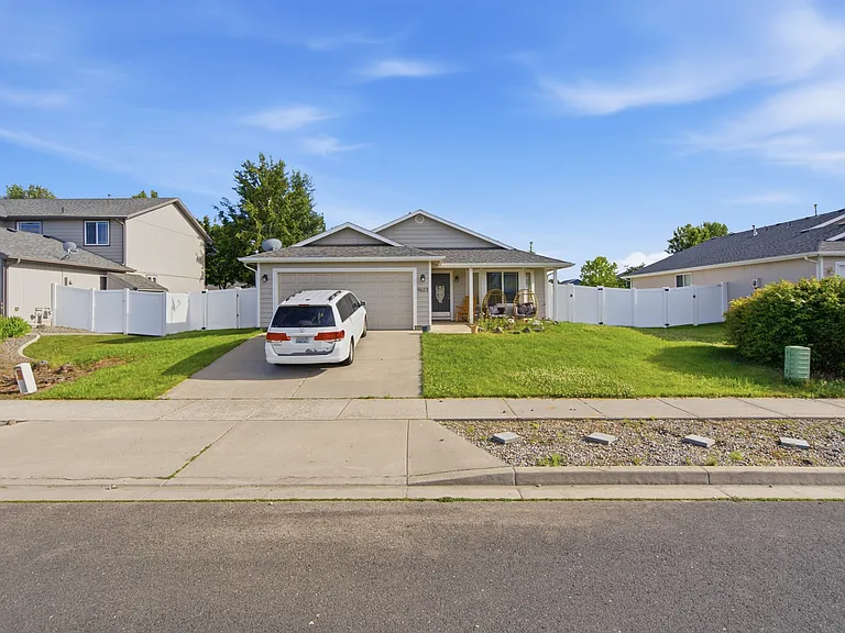 9623 Nick Ave — Photo 2
