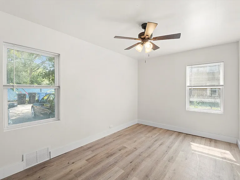 7411 N Wolcott Ave #1E — Photo 5
