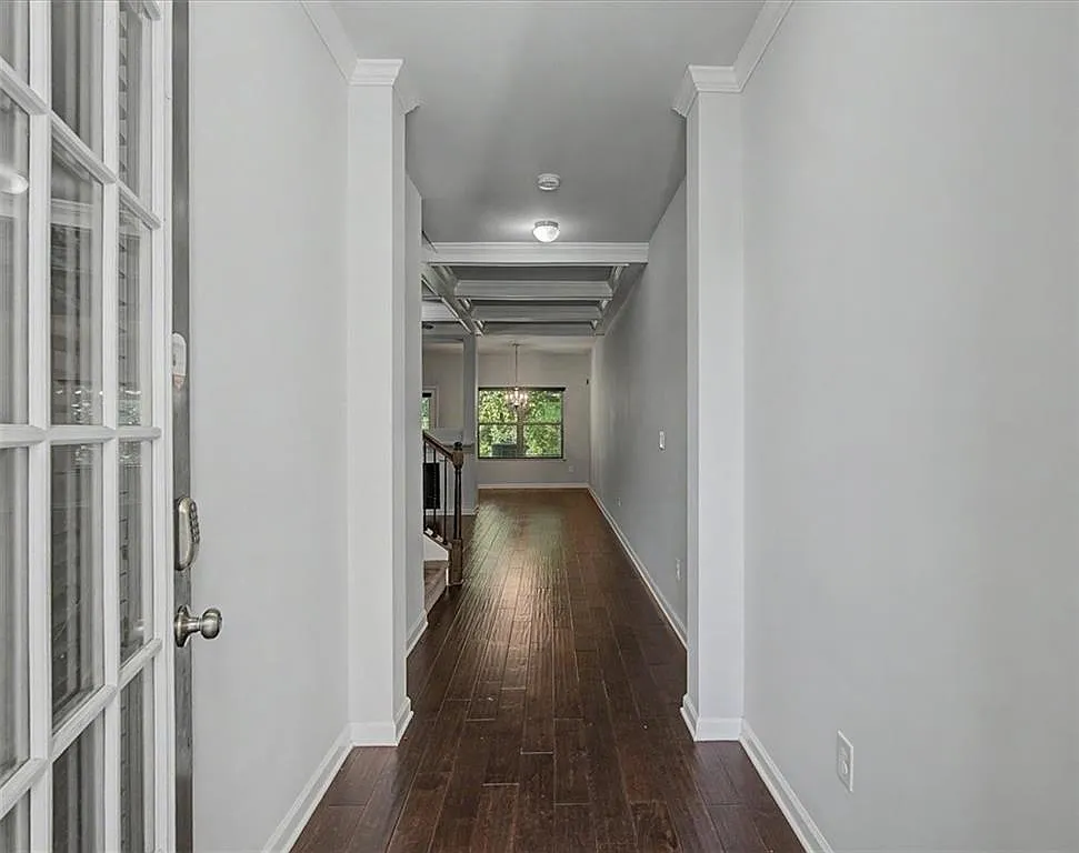 3 bed, 2.5 bath, 2004 sqft, $2,495 — Photo 4