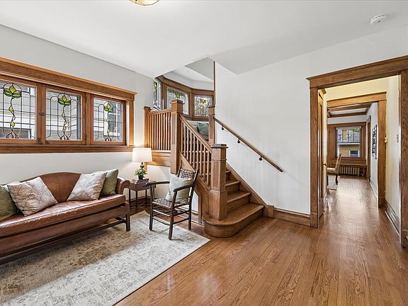4th image of 601 S Kenilworth Ave