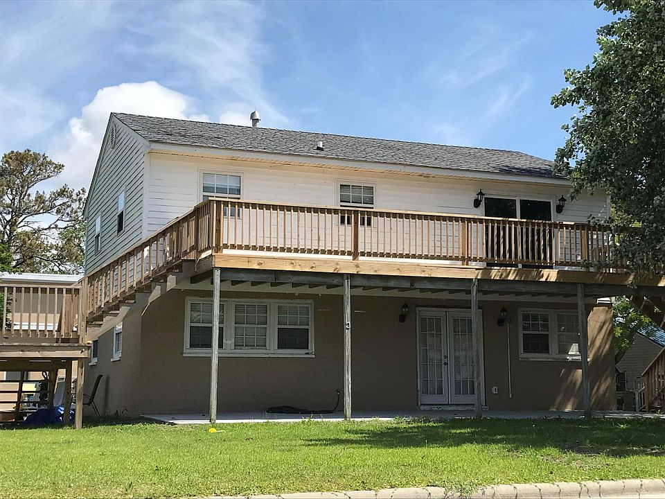 1st image of 2412 Fisher St #1/2