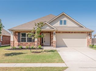 113 Plantain Dr, Hutto, TX 78634