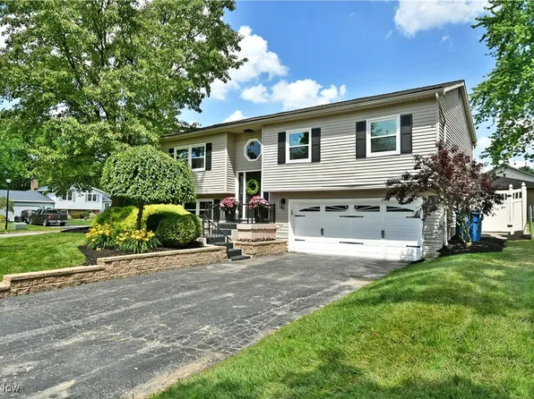1139 Lantern Ln, Niles, OH 44446