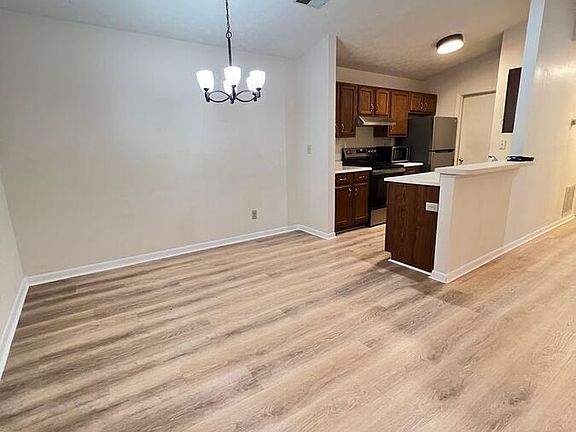 2nd image of 12 Rio Grande Cir APT 5