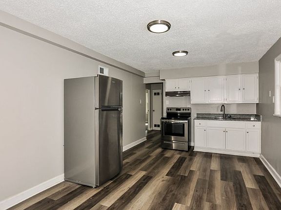 2nd image of 9822 Vickie Pl