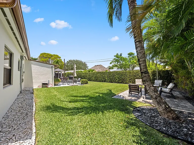 115 Highland Ln — Photo 32