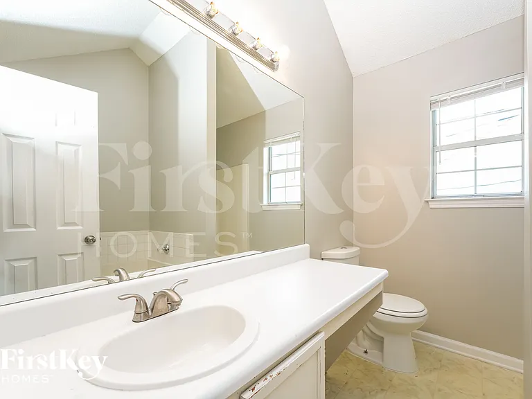 6388 Phillips Ct — Photo 11