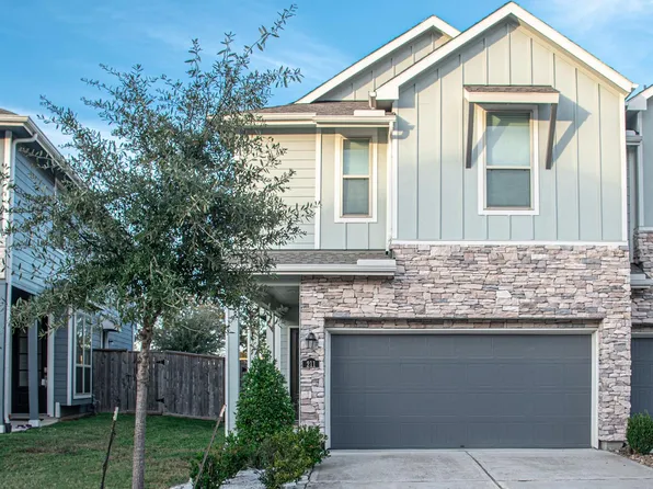 211 Club Crest Ln, Houston, TX 77009