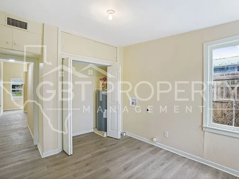 328 Williams St — Photo 19