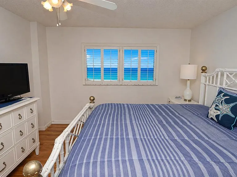 18650 Gulf Blvd #305 — Photo 32