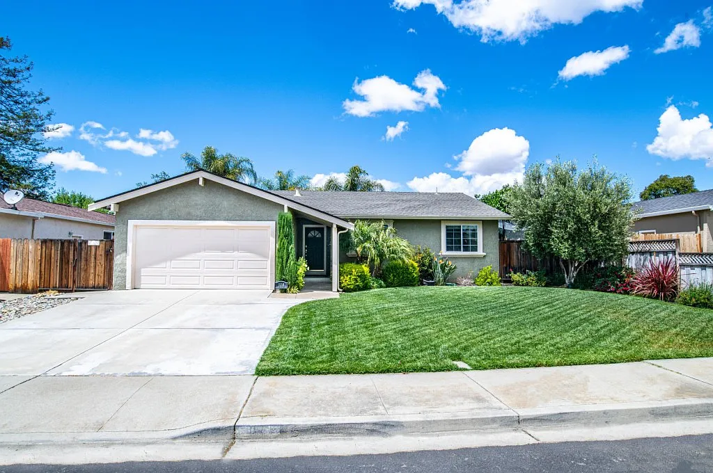 118 Diamond Dr photo 1