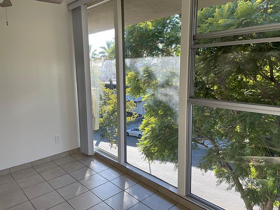 2nd image of 1138 Hacienda Pl #3