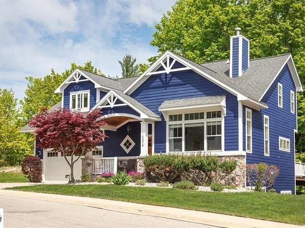 10579 Camrose Cir, Traverse City, MI 49684