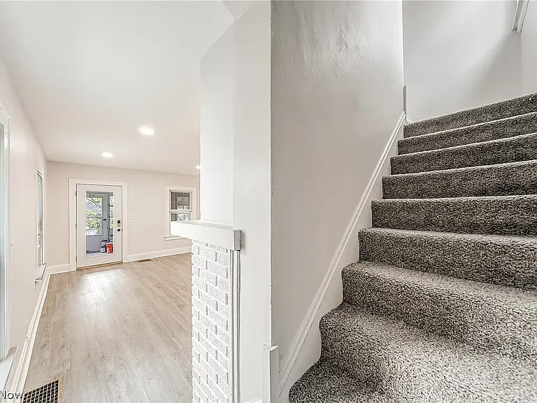 20180 Hillcrest Dr — Photo 13