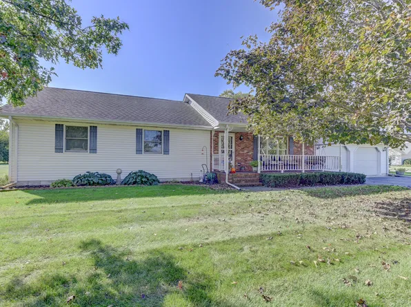 321 6th St SW, Demotte, IN 46310