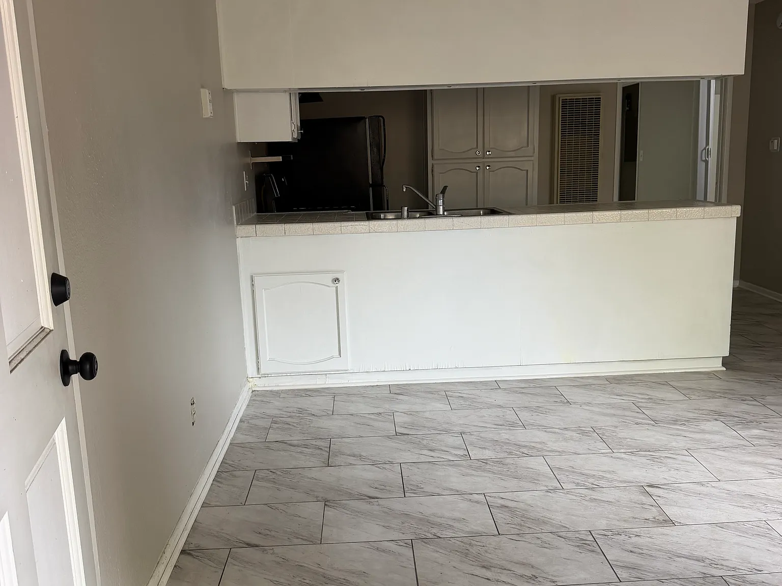 4635 Kansas St — Photo 3