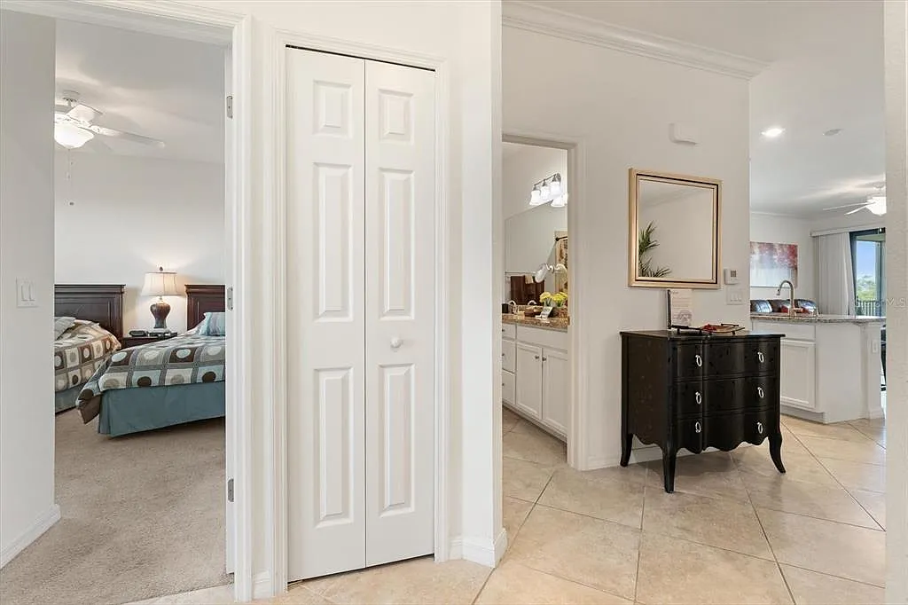3 bed, 2.0 bath, 1254 sqft, $2,300 — Photo 4