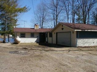3866 Thendara Ct, Gladwin, MI 48624