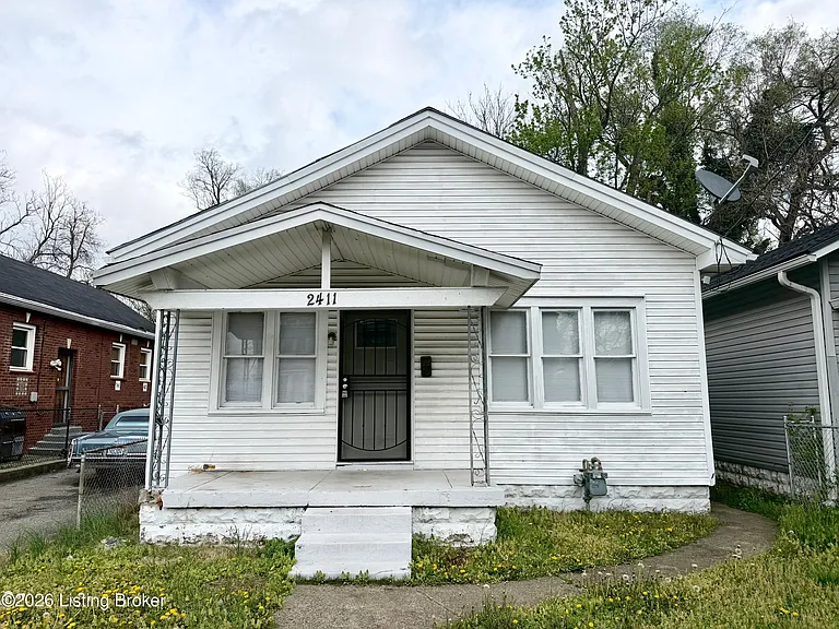 2411 Elliott Ave — Photo 1
