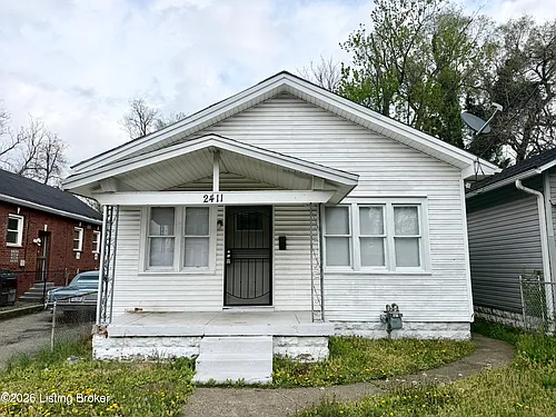 2411 Elliott Ave Photo 1