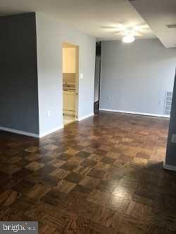 4th image of 5200 Crossfield #137-11