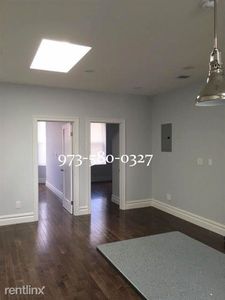 5910 Norman St, Flushing, NY, 11385