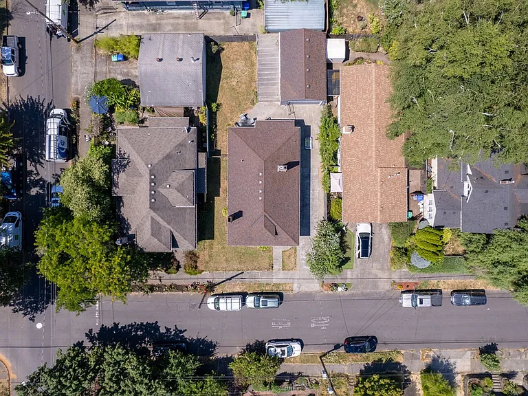 3233 SE 51st Ave — Photo 24