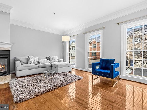 4th image of 1612 Regent Manor Ct