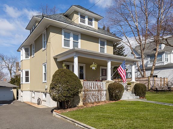 3rd image of 41 Cassilis Ave