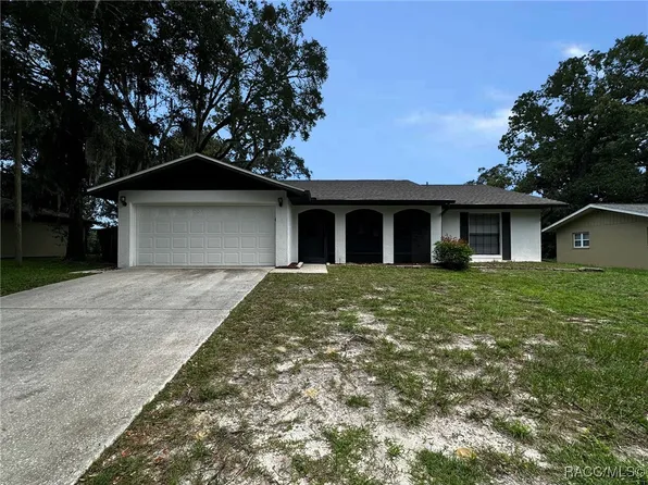5644 W Pine Cir, Crystal River, FL 34429