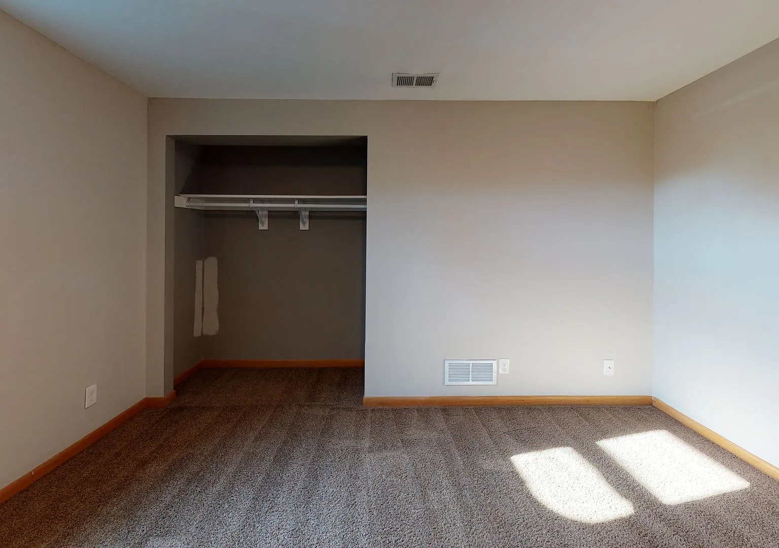1203 Como Ave SE — Photo 4