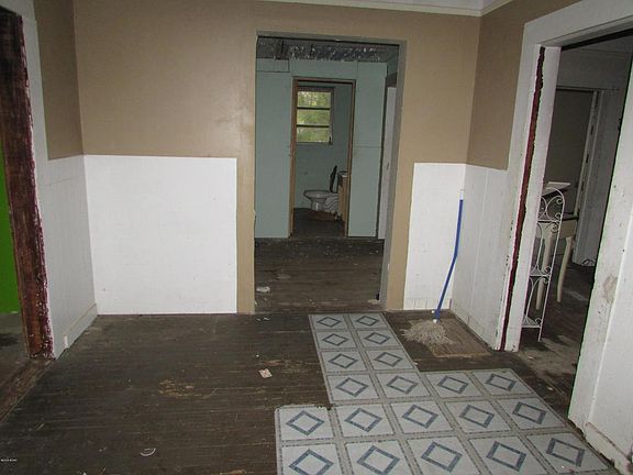 3rd image of 503 Tyus St