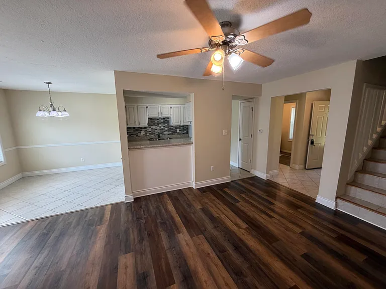2032 Waterfront Dr N #D — Photo 7