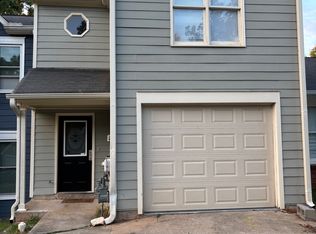 8111 Woodlake Dr, Riverdale, GA 30274