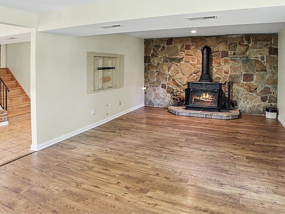 3rd image of 4109 Bakerstown Culmerville Rd