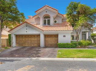 8729 Double Eagle Dr, Las Vegas, NV 89117