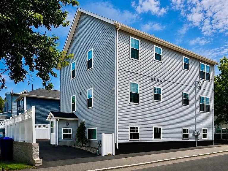 383 Friendship St — Photo 12